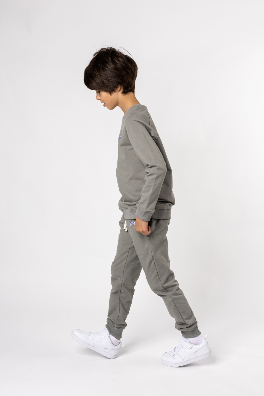 spodnie-bluza-szara-pad-chlopiec-gagats-ubrania-dla-dzieci